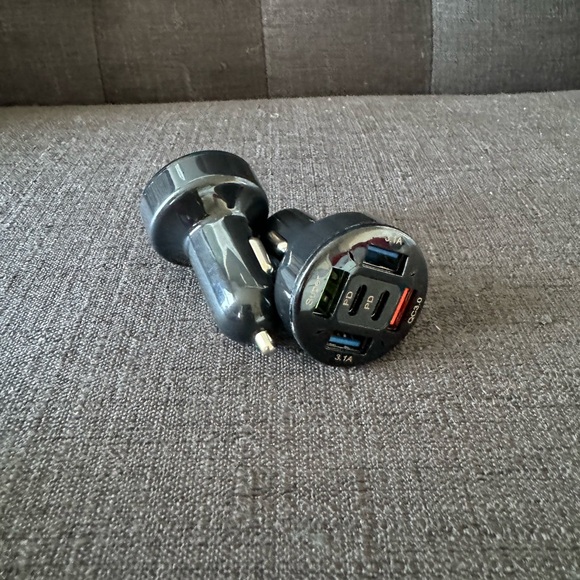 SOLD Multiple USB Car Fast Charger - Picture 3 of 4